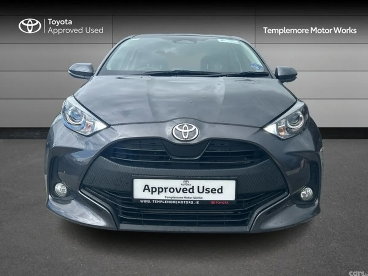 Toyota Yaris Hatchback, Petrol Hybrid, 2025, Grey
