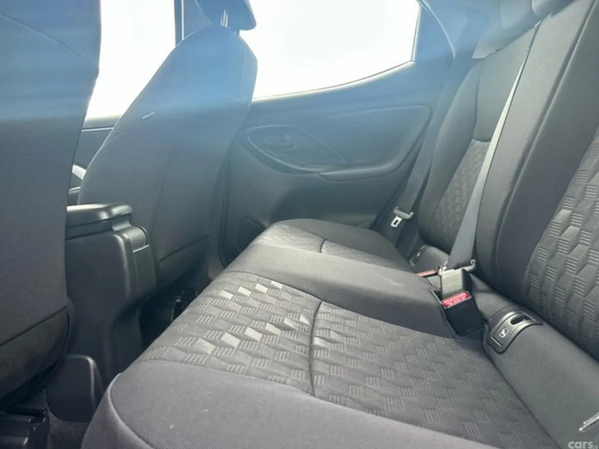 Toyota Yaris Hatchback, Petrol Hybrid, 2025, Grey