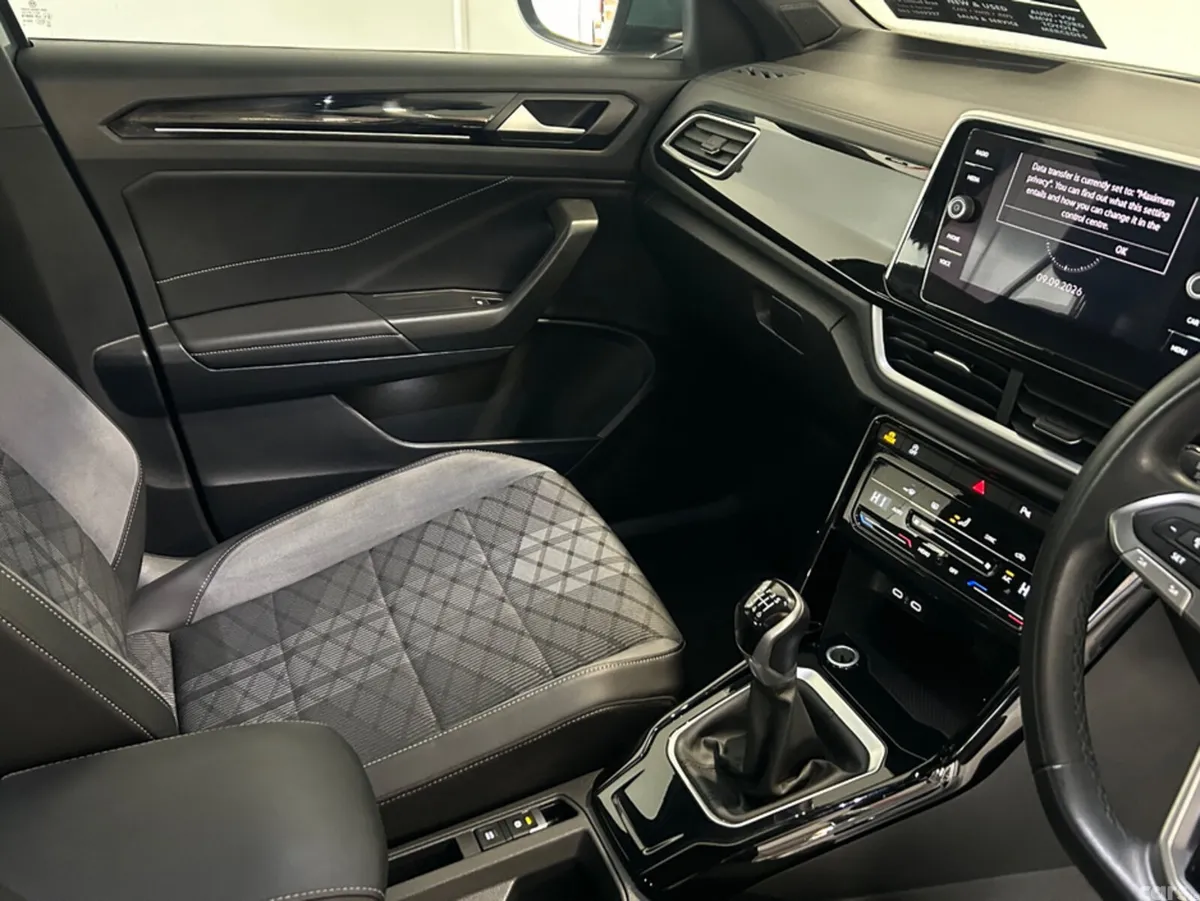 Volkswagen T-Roc SUV, Diesel, 2024, Blue