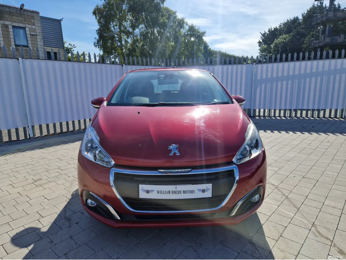 Peugeot 208 Hatchback, Petrol, 2018, Red
