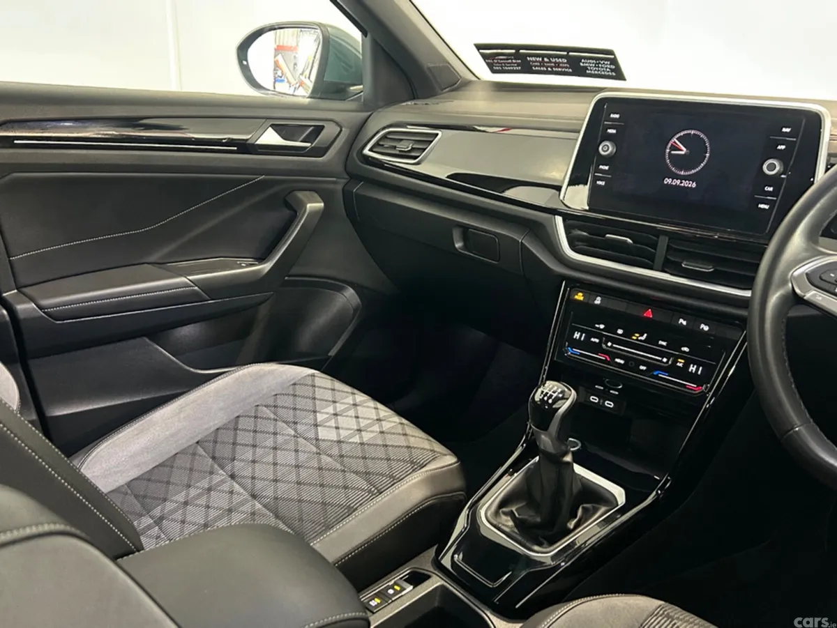 Volkswagen T-Roc SUV, Diesel, 2024, Blue