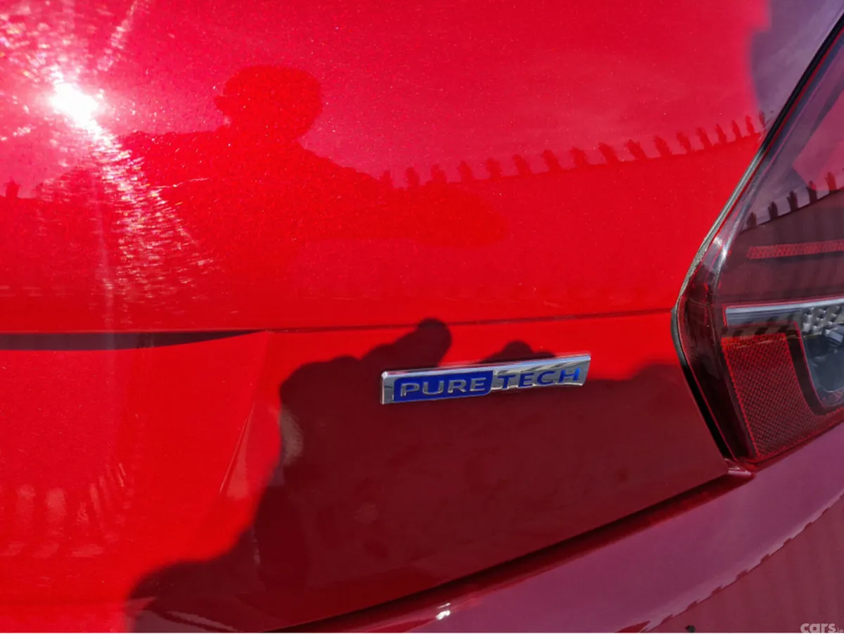 Peugeot 208 Hatchback, Petrol, 2018, Red