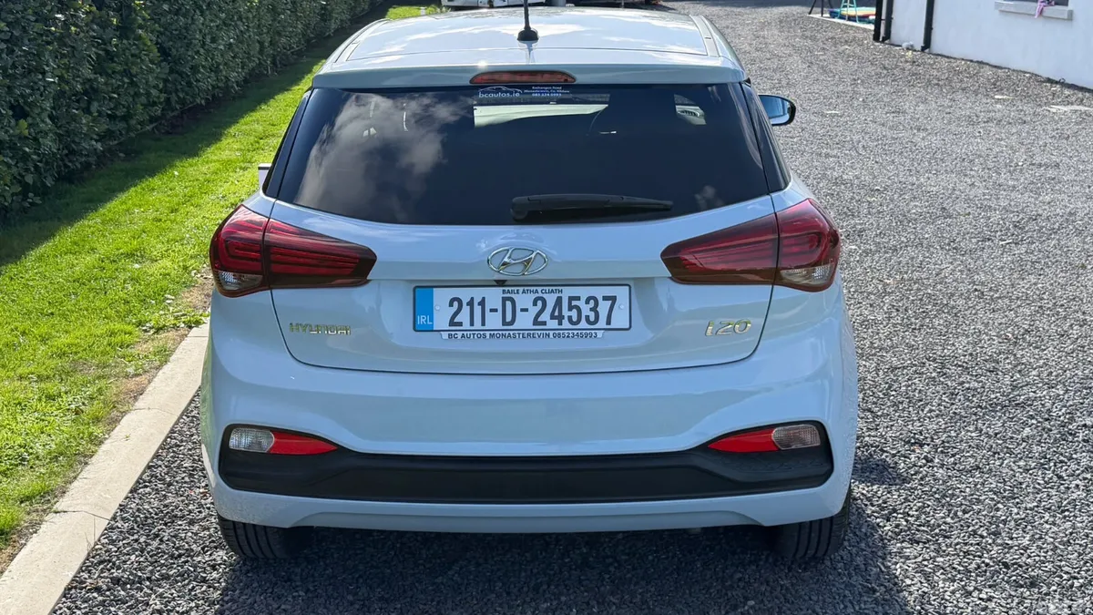 Hyundai i20 Hatchback, Petrol, 2021, Blue