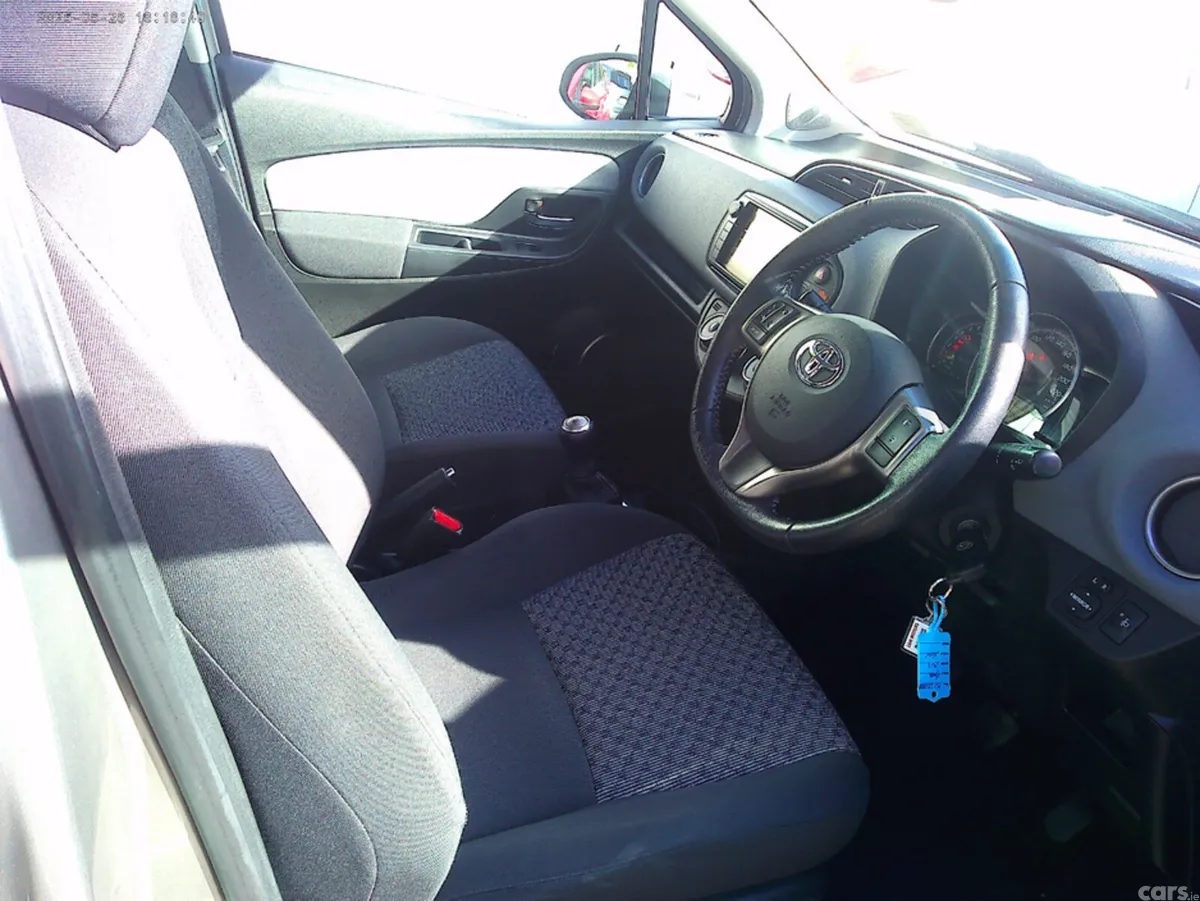 Toyota Yaris Hatchback, Petrol, 2015, Beige