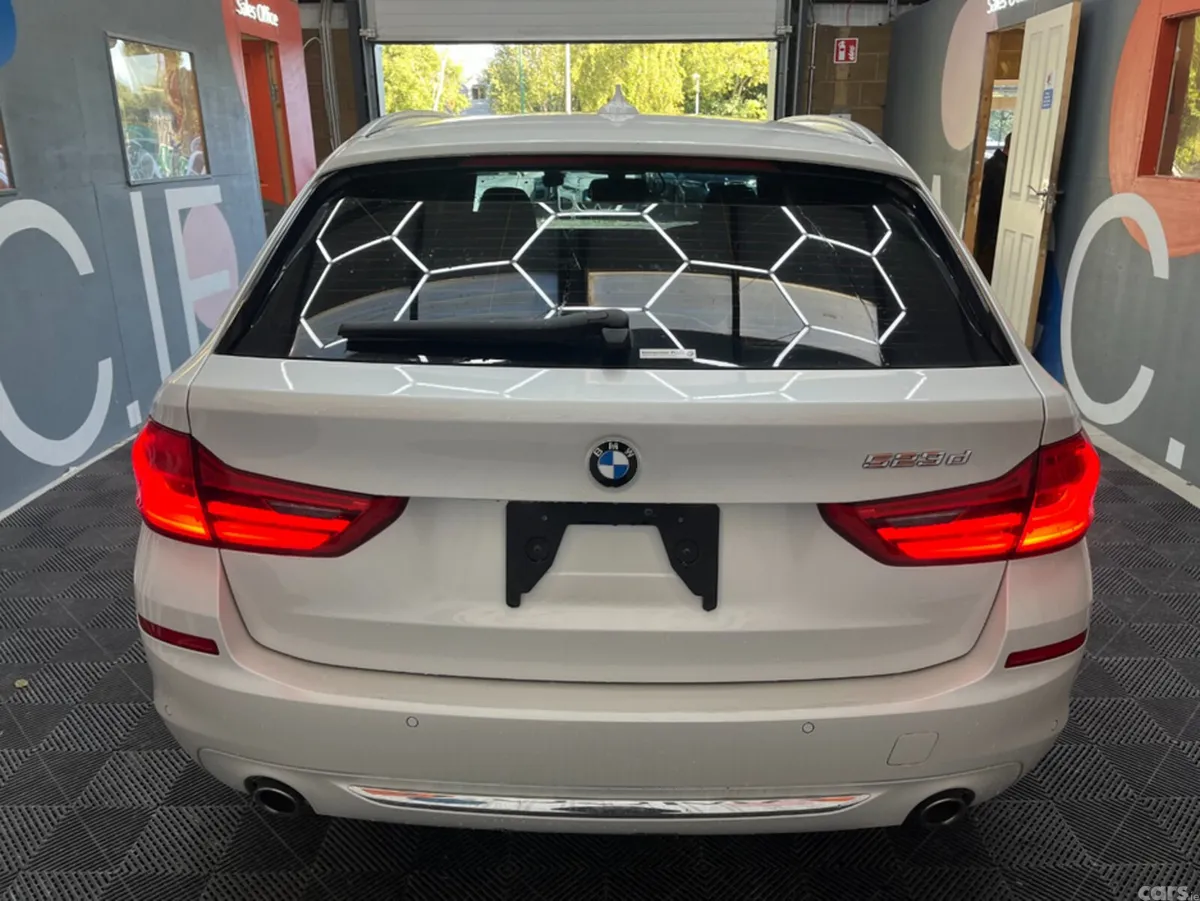BMW 5-Series Estate, Diesel, 2020, White
