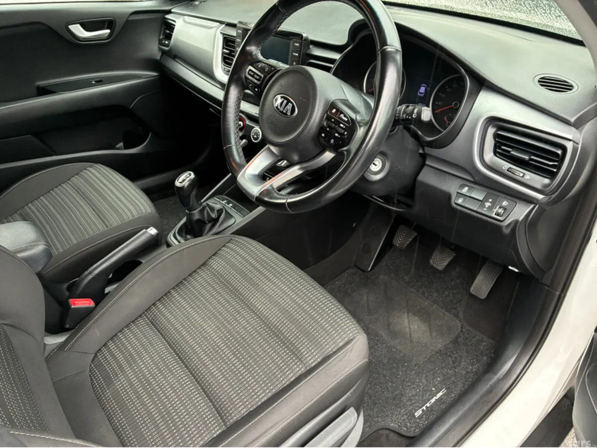 Kia Stonic Estate, Petrol, 2019, White
