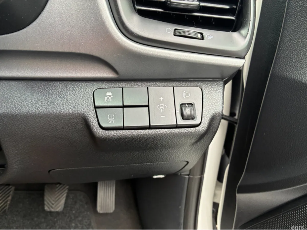 Kia Stonic Estate, Petrol, 2019, White