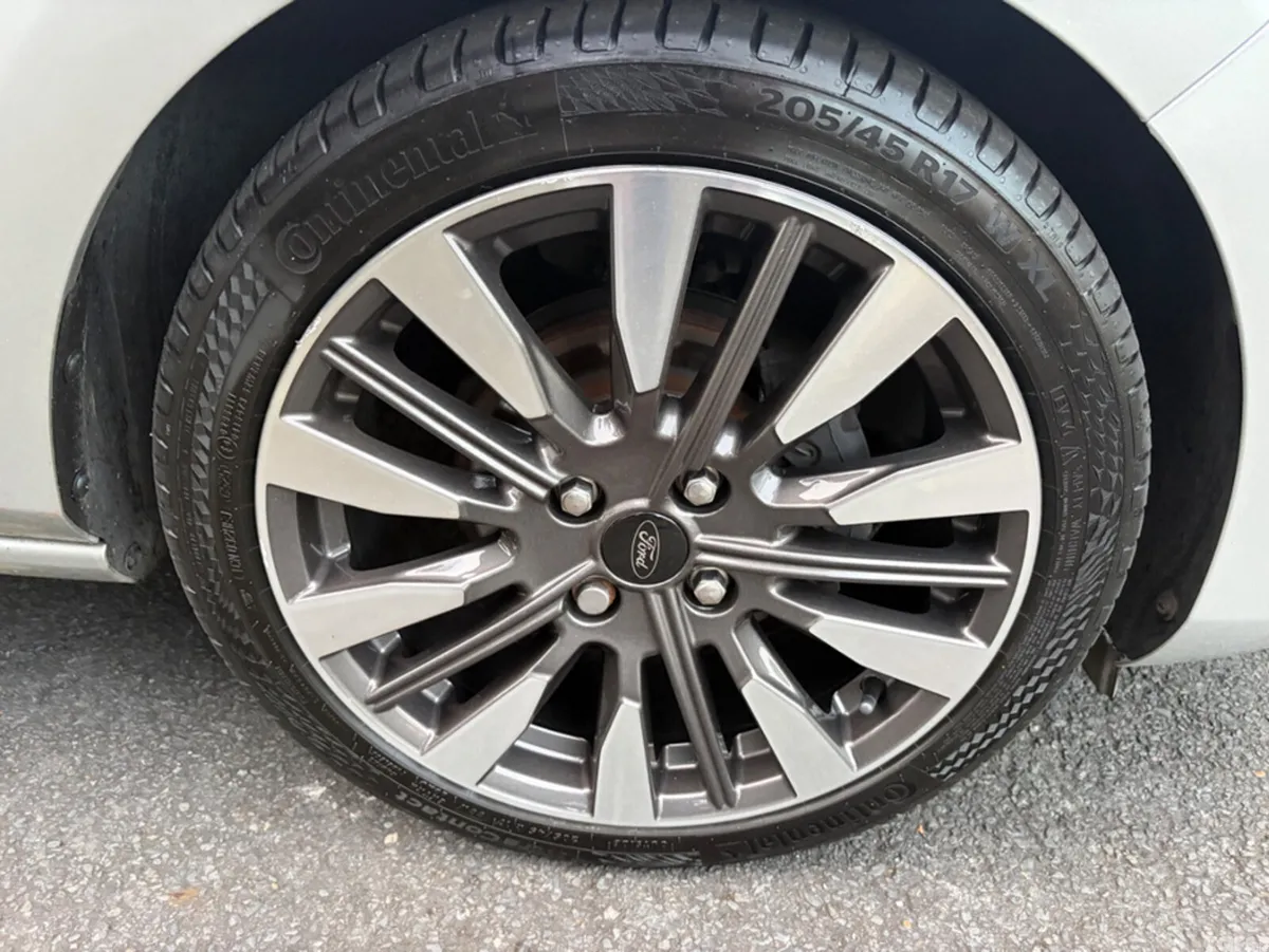 Ford Fiesta Hatchback, Petrol, 2023, Silver