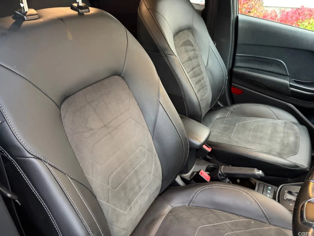 Ford Fiesta Hatchback, Petrol, 2023, Silver