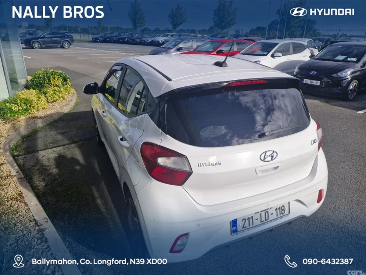 Hyundai i10 Hatchback, Petrol, 2021, White