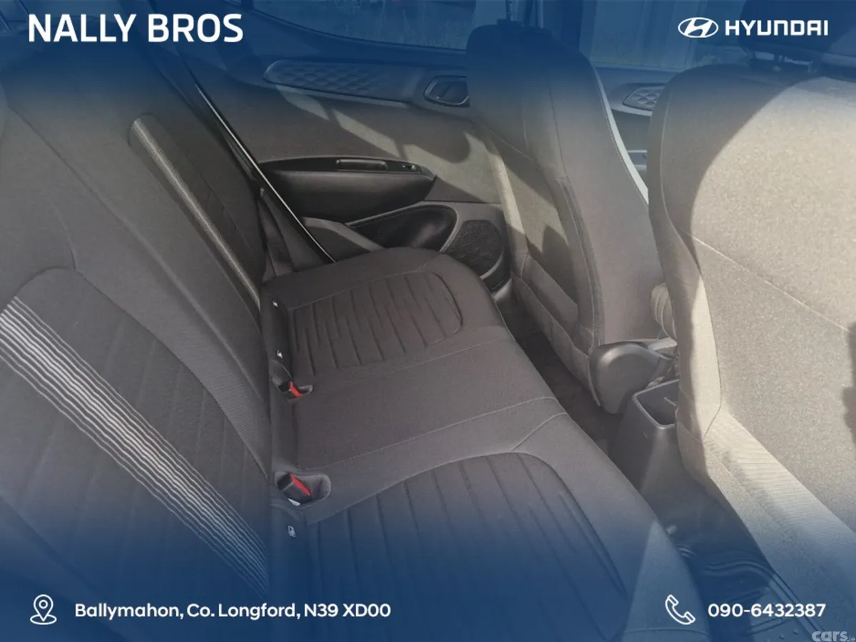 Hyundai i10 Hatchback, Petrol, 2021, White