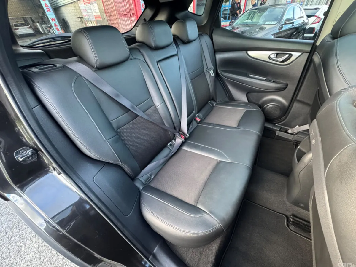 Nissan Qashqai MPV, Diesel, 2019, Black