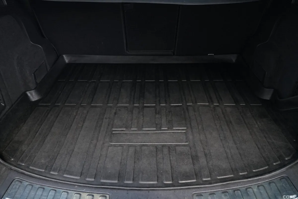 Land Rover Discovery SUV, Petrol Hybrid, 2022, Grey