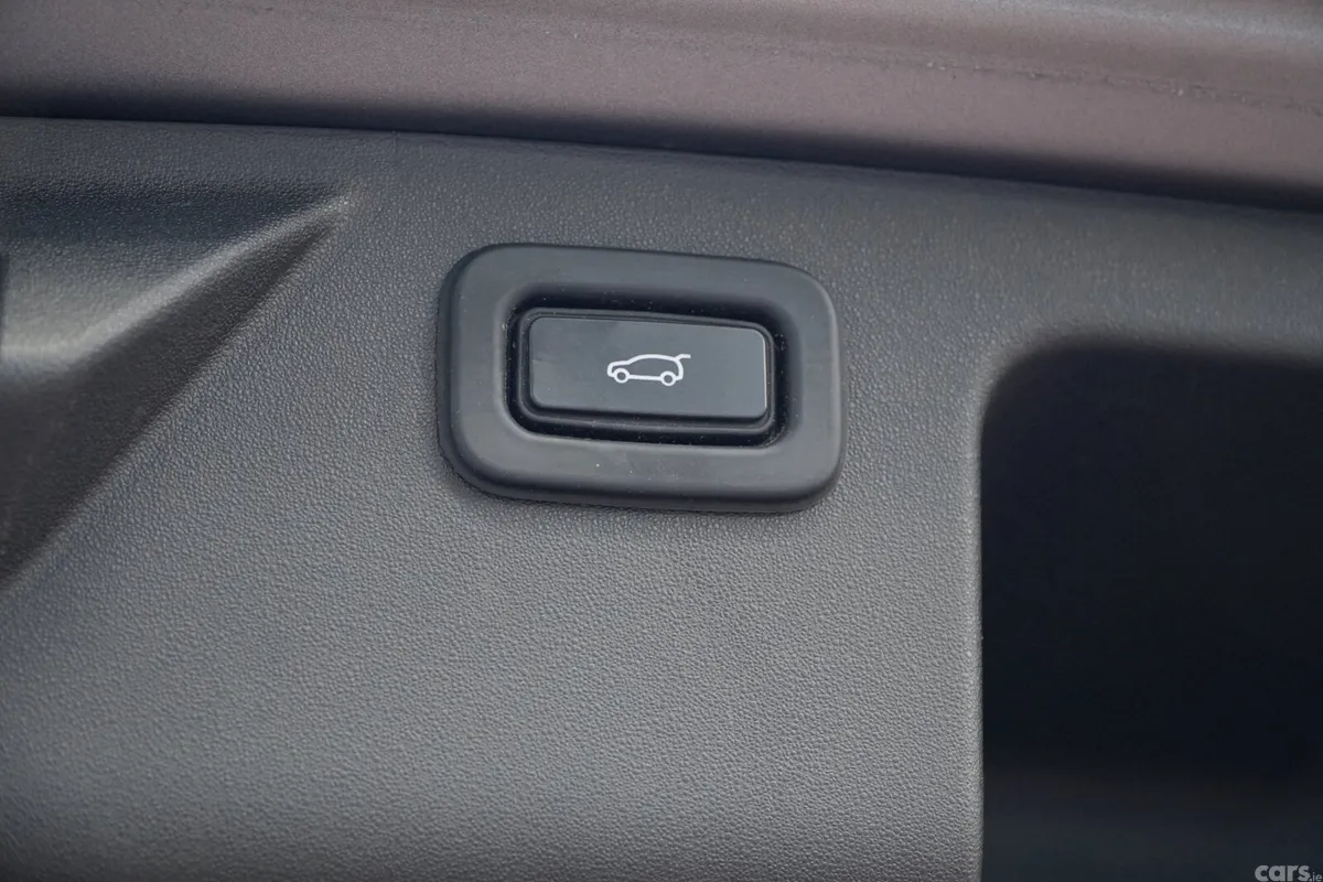 Land Rover Discovery SUV, Petrol Hybrid, 2022, Grey