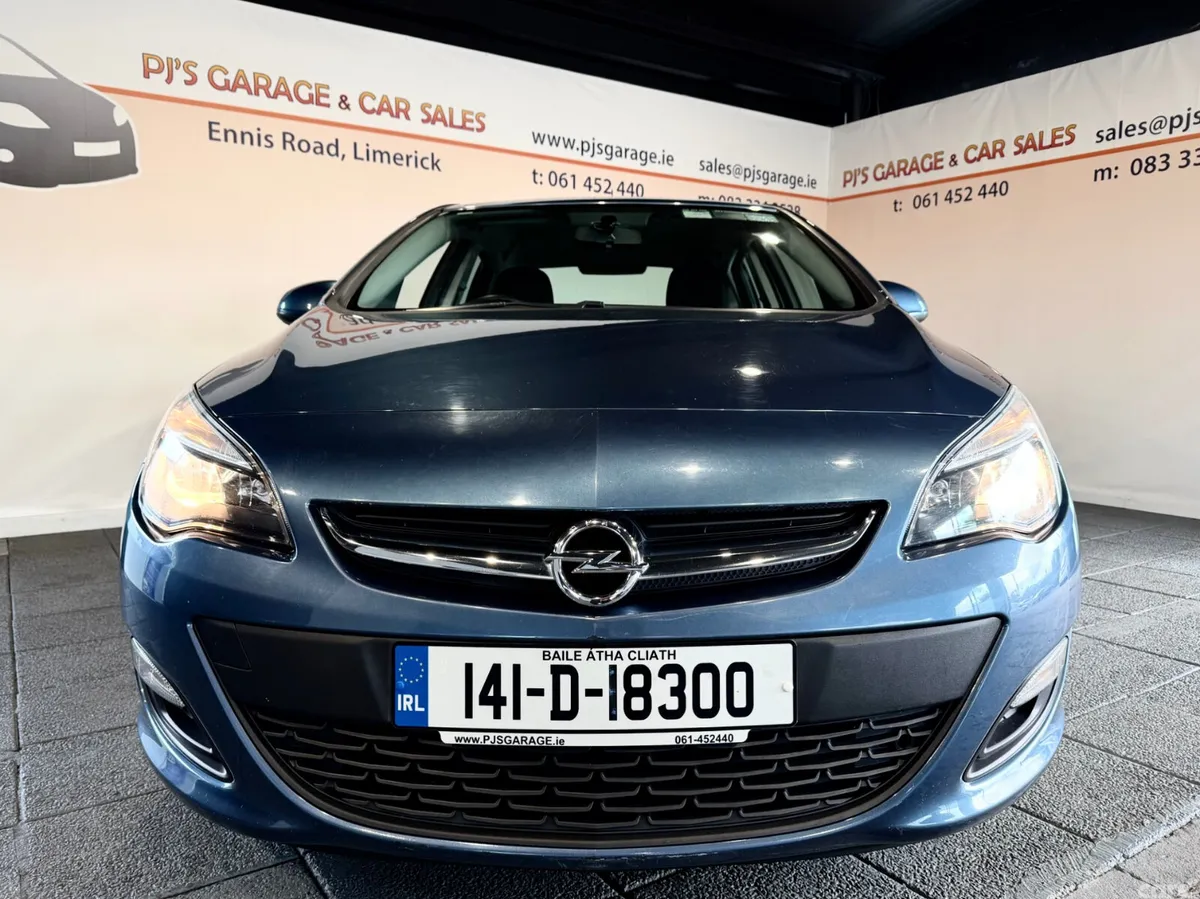 Opel Astra Saloon, Diesel, 2014, Blue