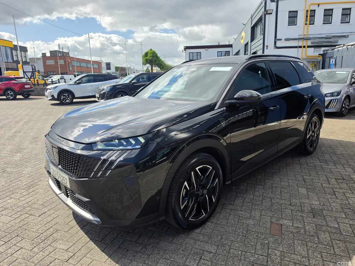 Peugeot 5008 MPV, Petrol, 2026, Black