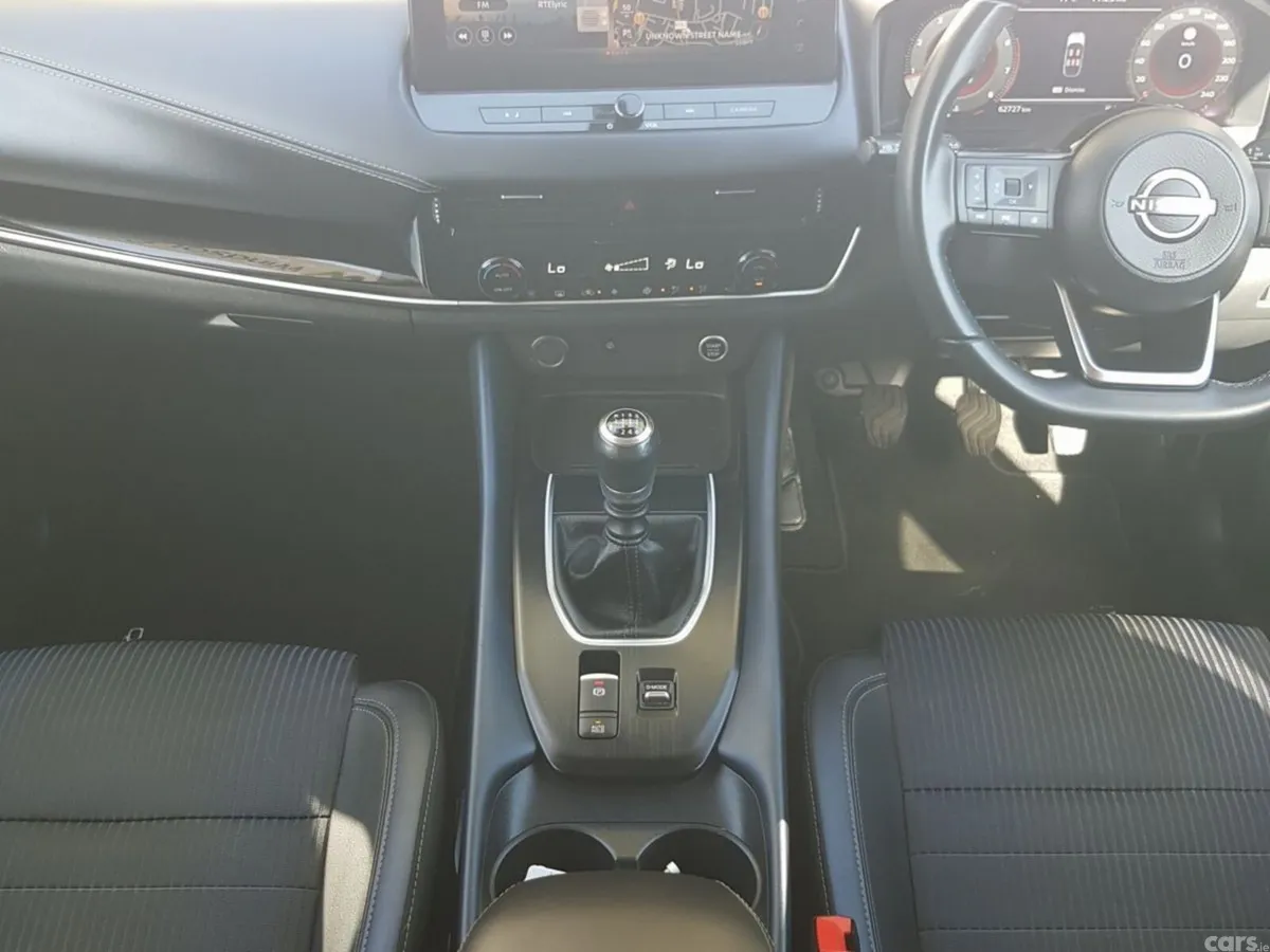 Nissan Qashqai MPV, Petrol, 2023, Red