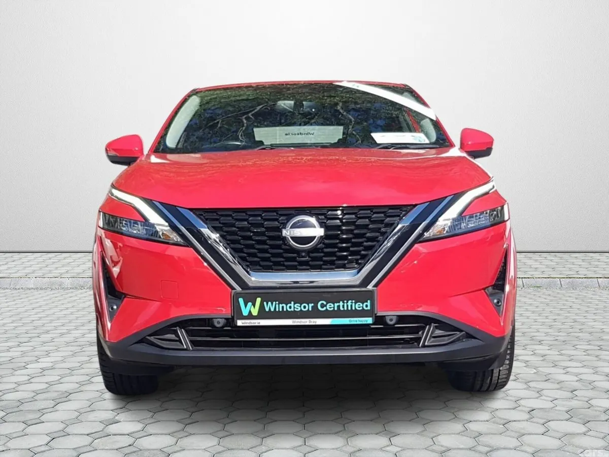 Nissan Qashqai MPV, Petrol, 2023, Red