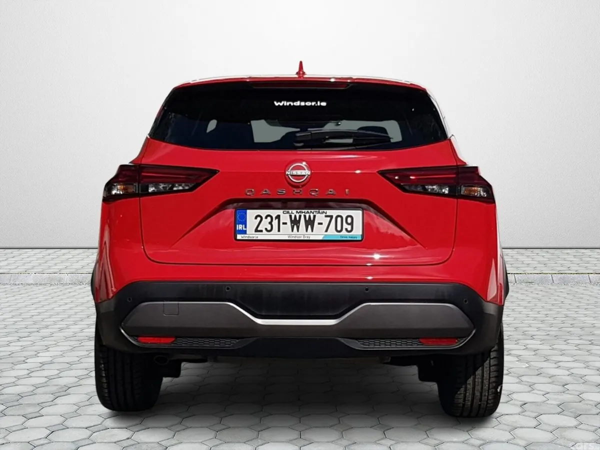 Nissan Qashqai MPV, Petrol, 2023, Red