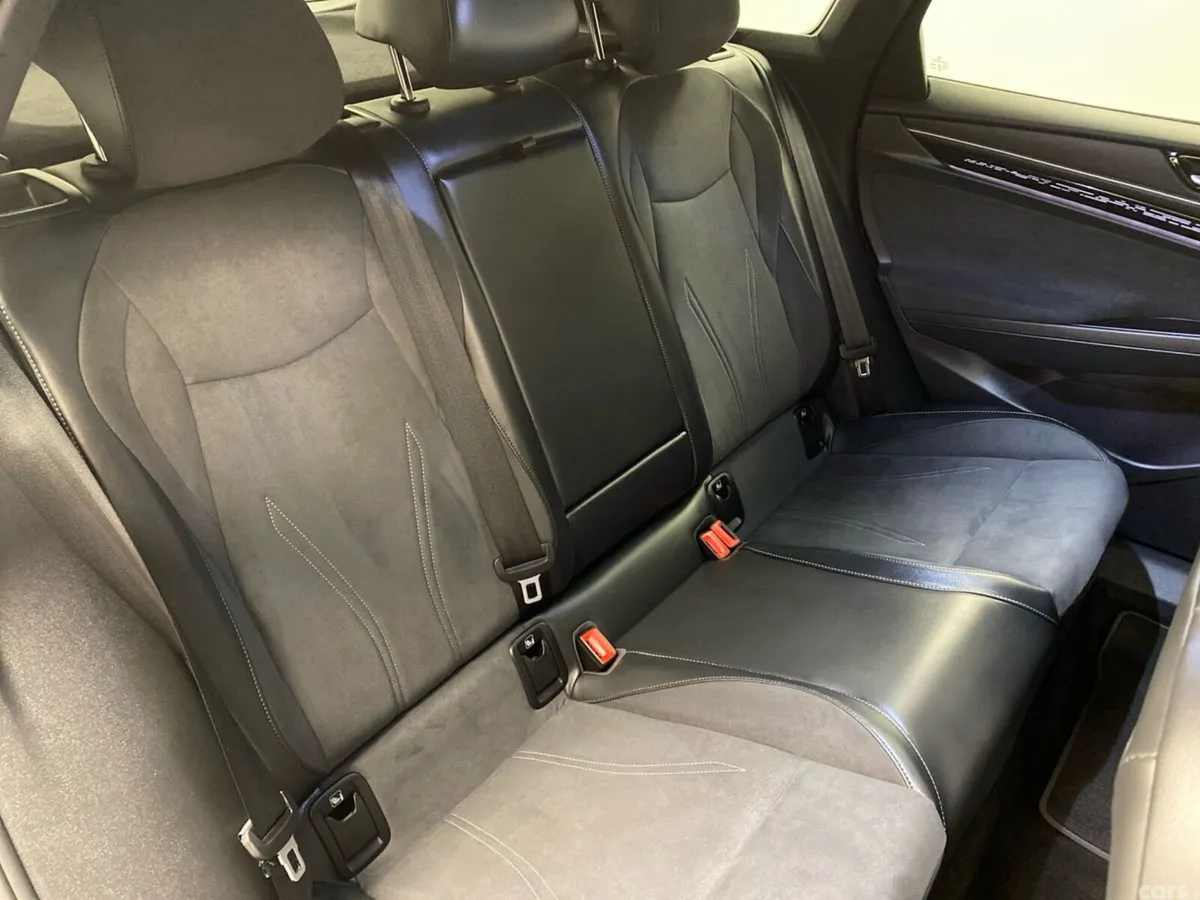 Volkswagen ID.7 Hatchback, Electric, 2025, Grey
