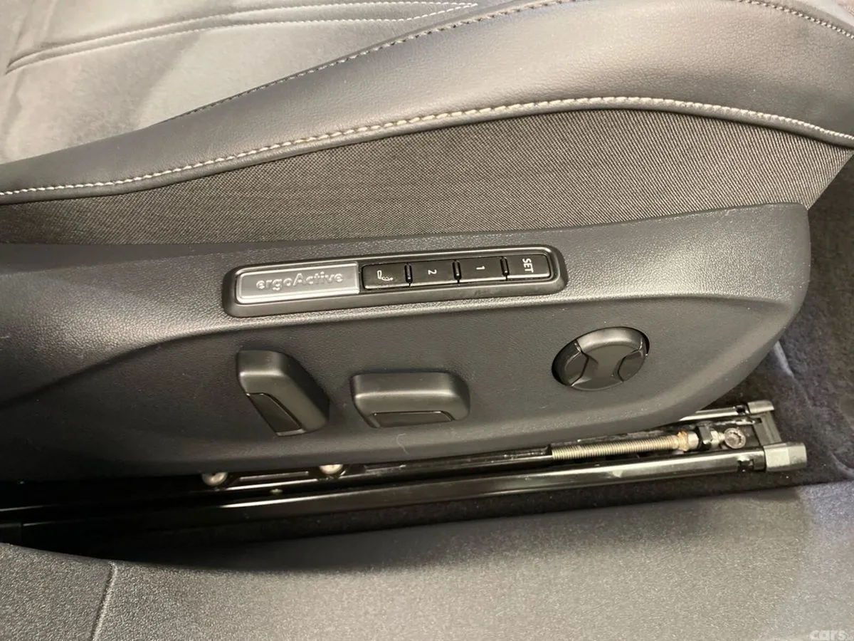 Volkswagen ID.7 Hatchback, Electric, 2025, Grey