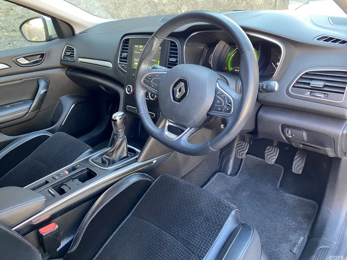 Renault Megane Hatchback, Diesel, 2017, Silver