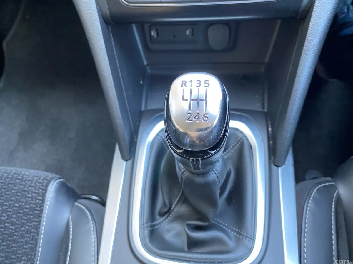Renault Megane Hatchback, Diesel, 2017, Silver