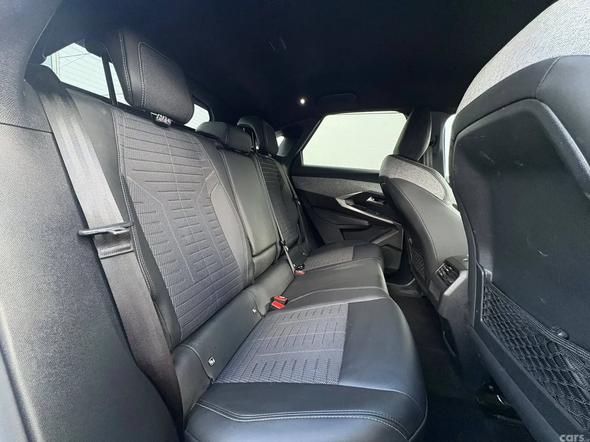 Peugeot 3008 SUV, Electric, 2025, Grey