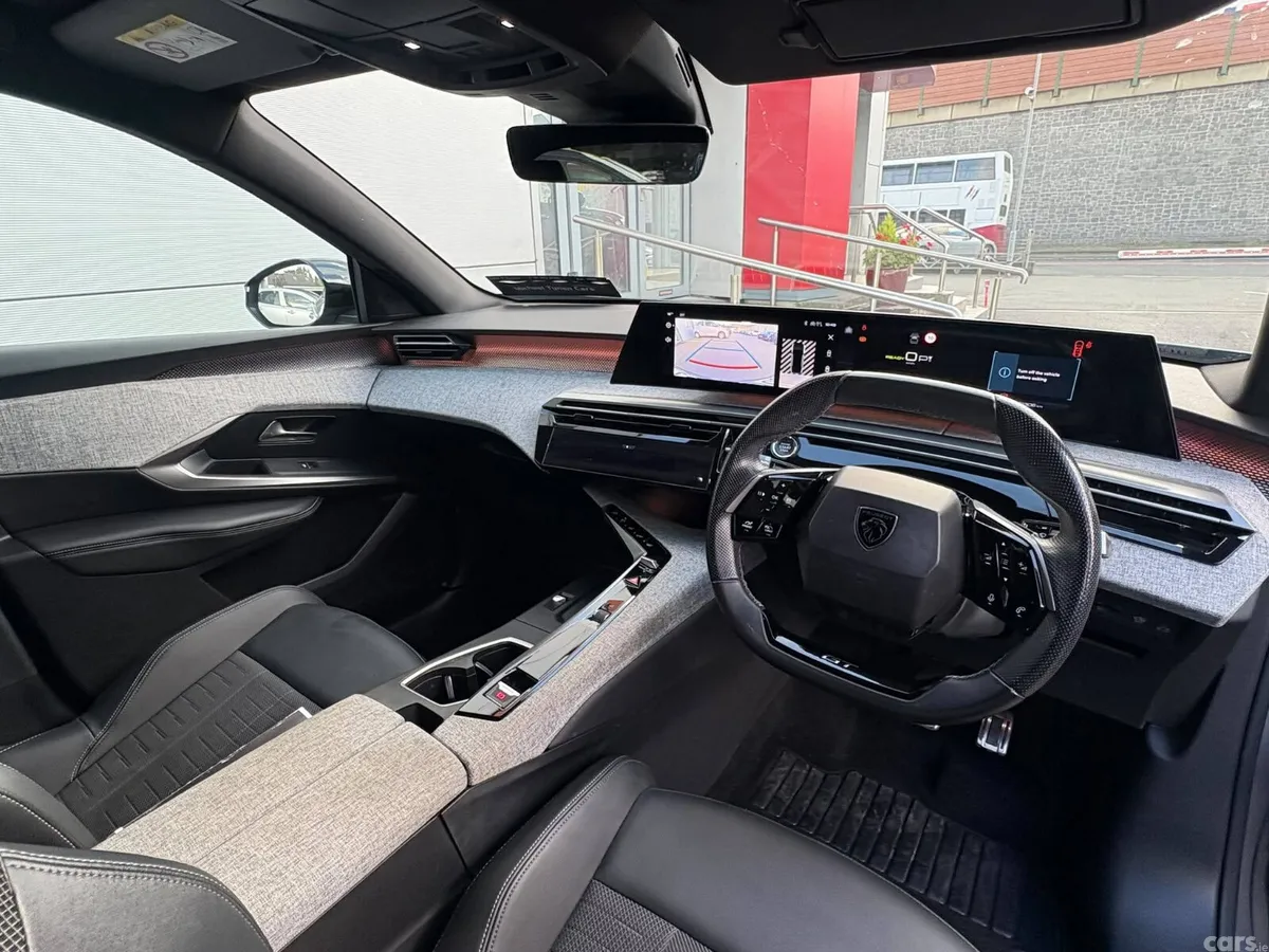 Peugeot 3008 SUV, Electric, 2025, Grey