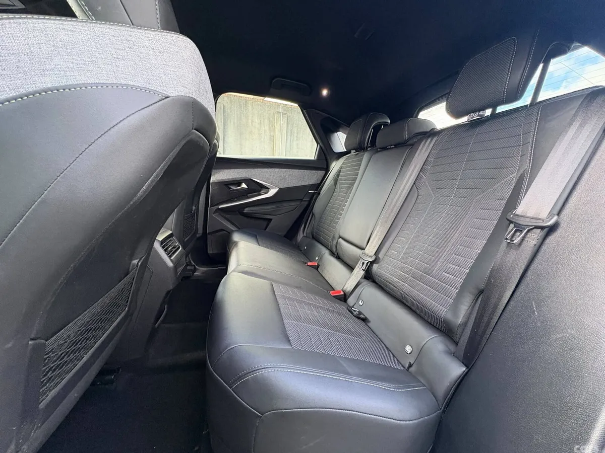 Peugeot 3008 SUV, Electric, 2025, Grey