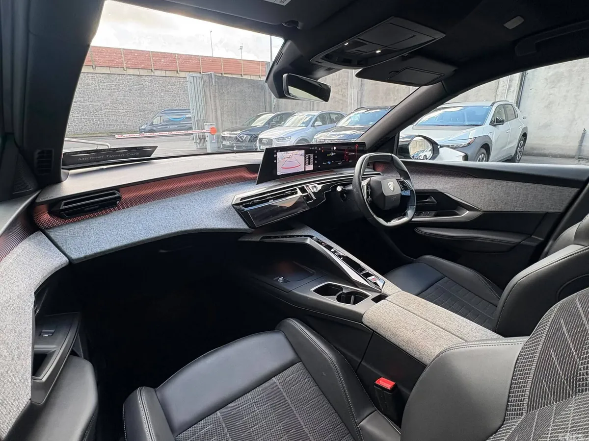 Peugeot 3008 SUV, Electric, 2025, Grey