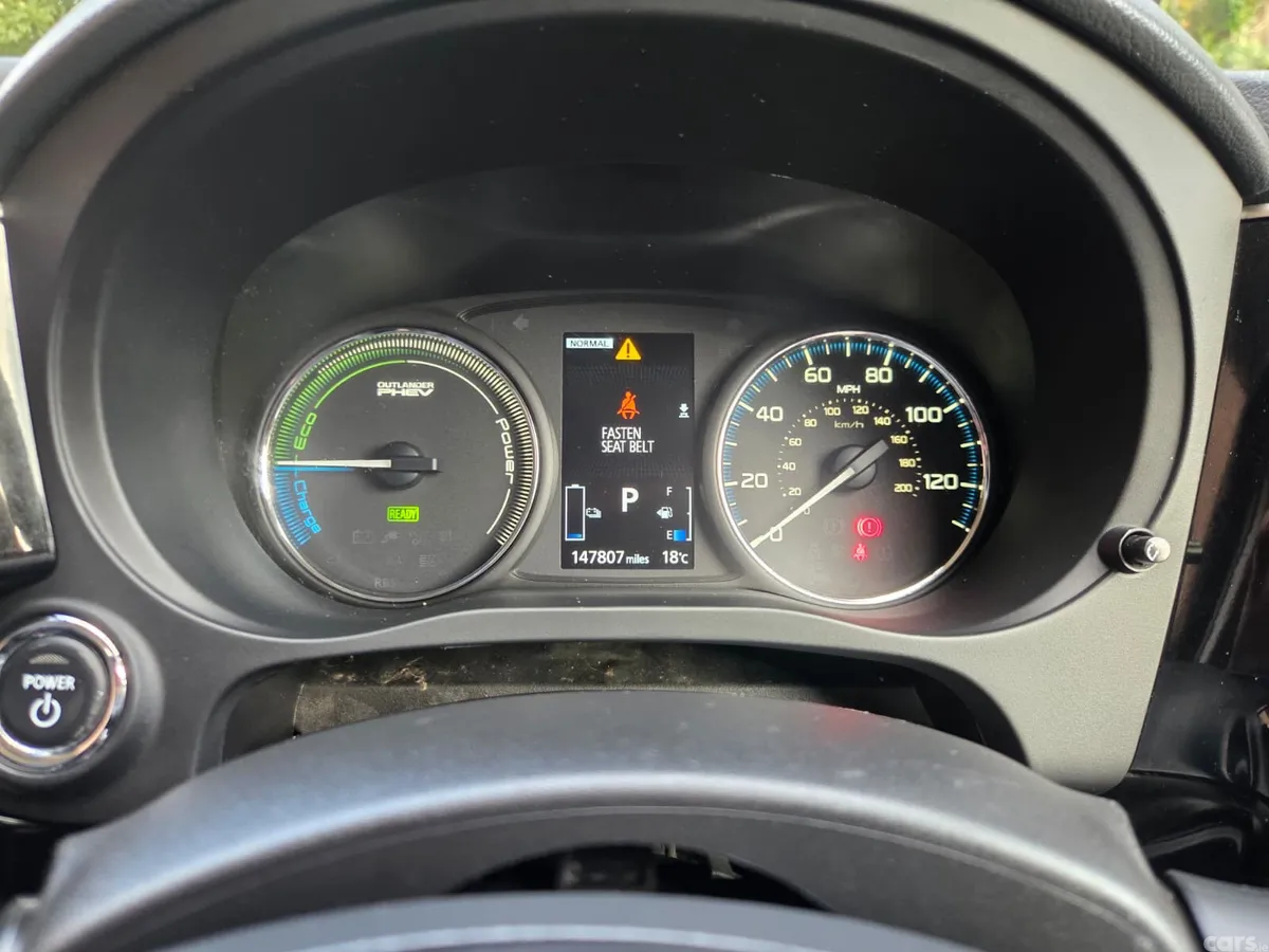 Mitsubishi Outlander SUV, Petrol Plug-in Hybrid, 2016, White