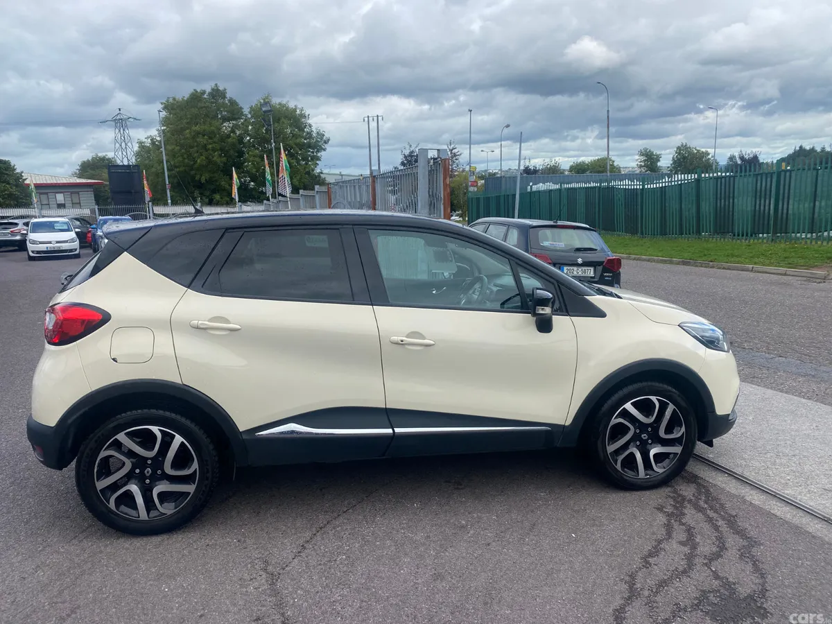 Renault Captur Hatchback, Petrol, 2016, Beige