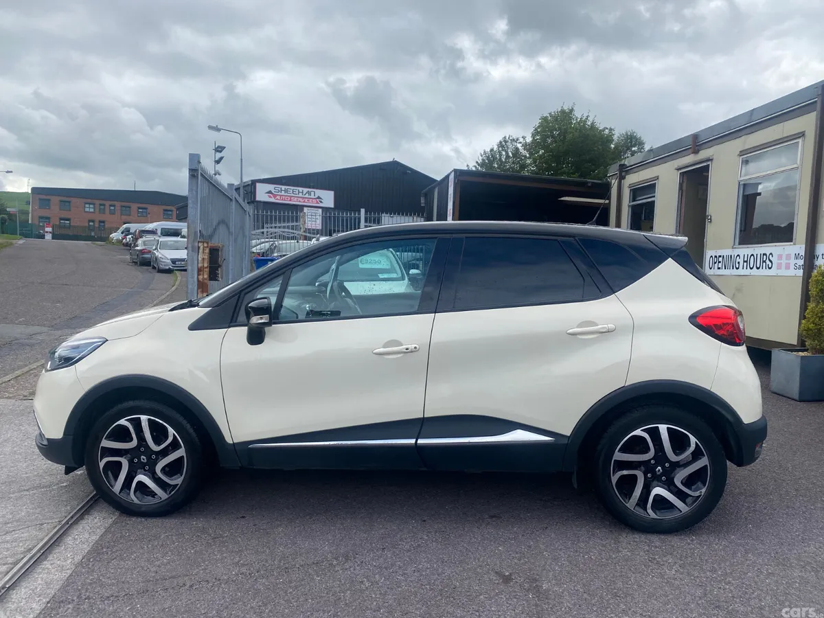 Renault Captur Hatchback, Petrol, 2016, Beige