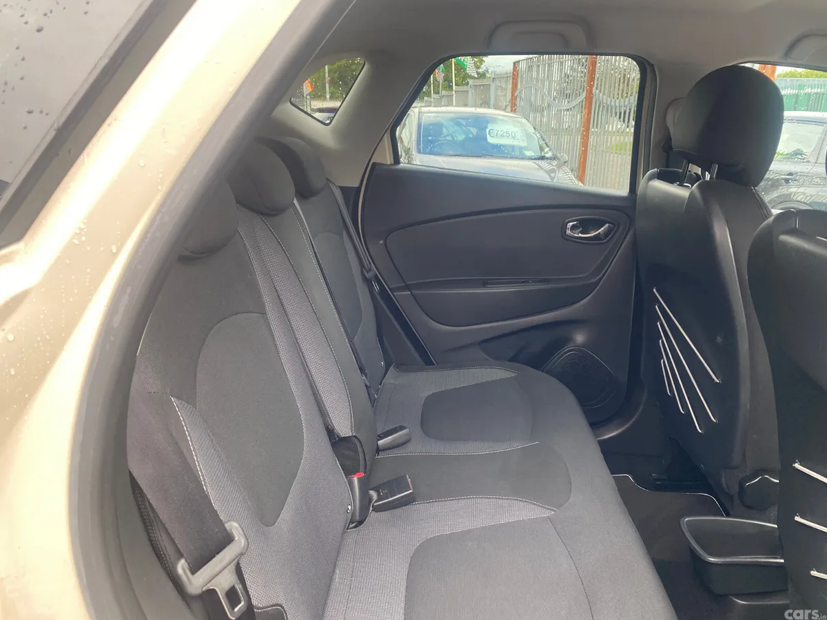 Renault Captur Hatchback, Petrol, 2016, Beige