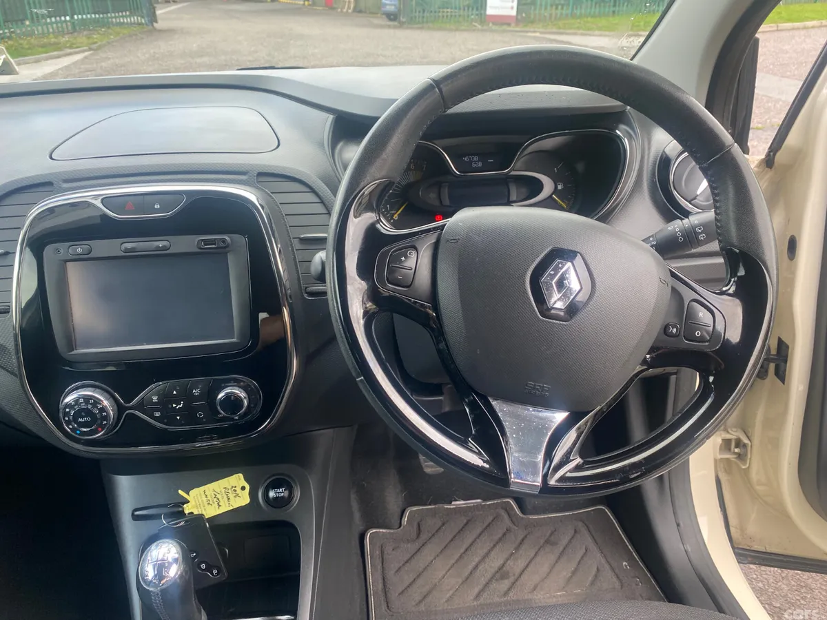Renault Captur Hatchback, Petrol, 2016, Beige