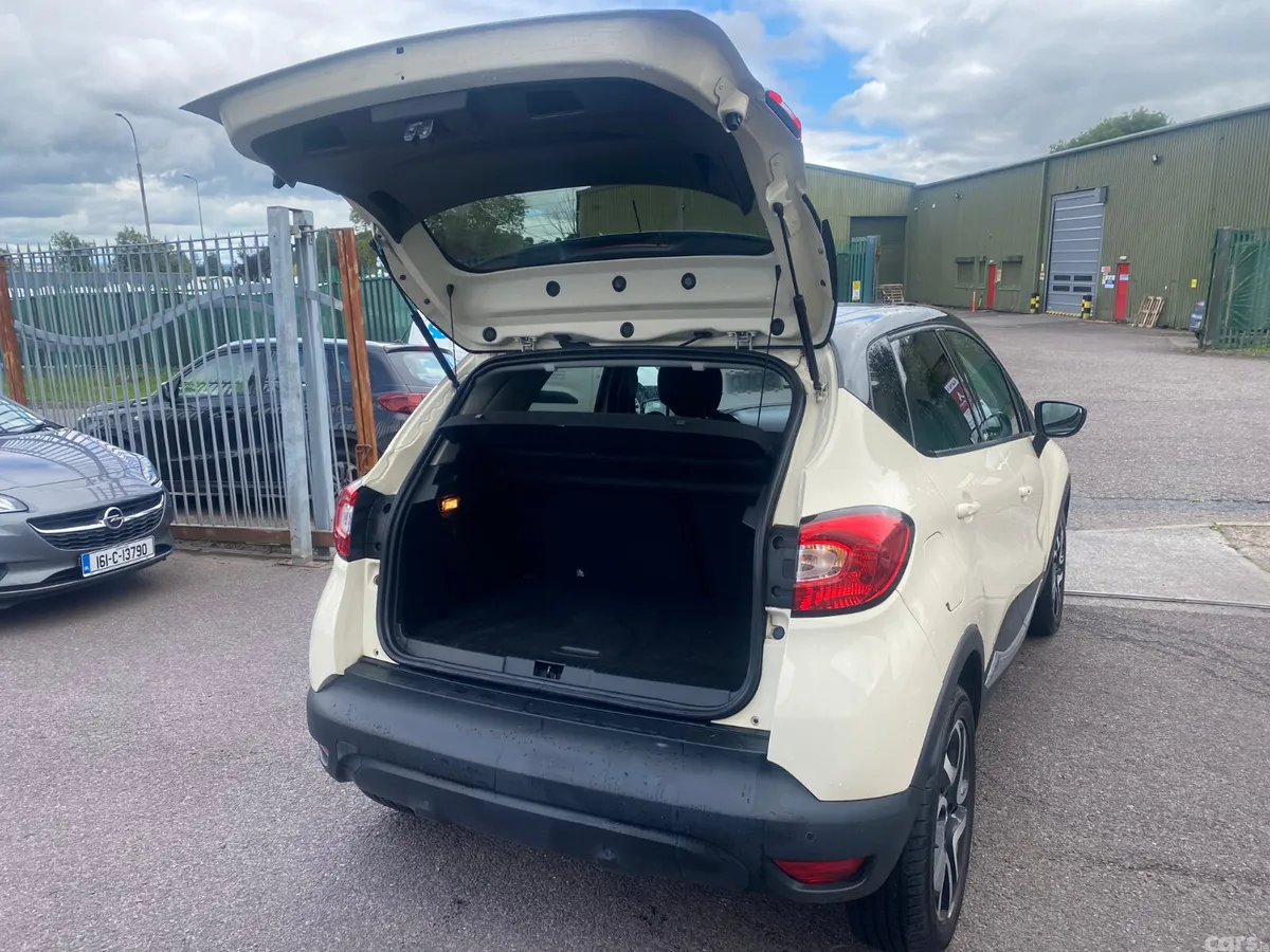 Renault Captur Hatchback, Petrol, 2016, Beige