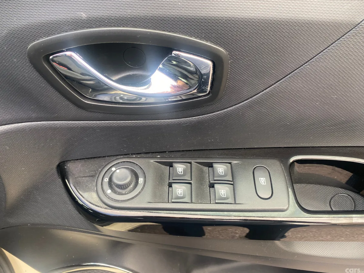 Renault Captur Hatchback, Petrol, 2016, Beige