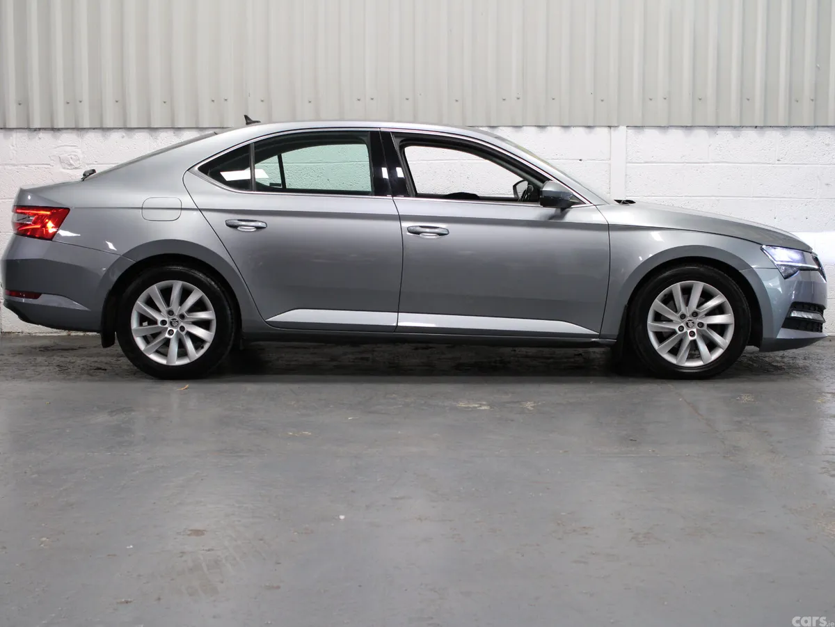 Skoda Superb Saloon, Diesel, 2021, Grey