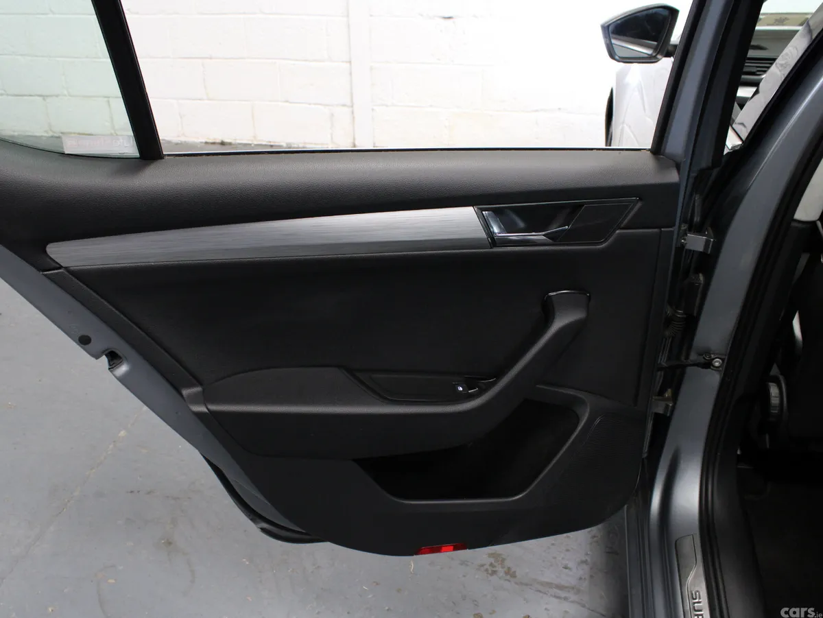 Skoda Superb Saloon, Diesel, 2021, Grey