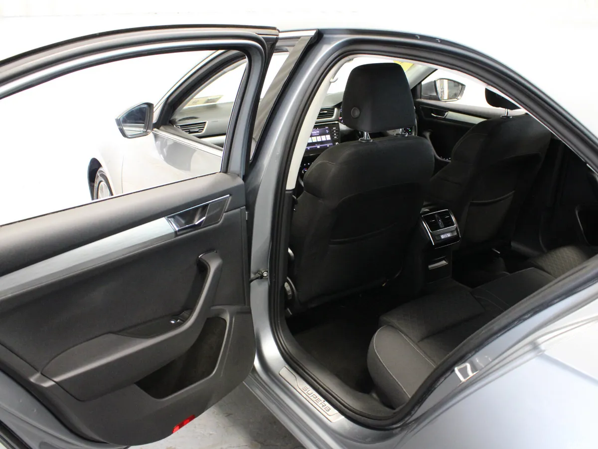 Skoda Superb Saloon, Diesel, 2021, Grey