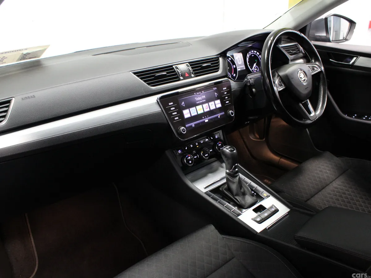 Skoda Superb Saloon, Diesel, 2021, Grey