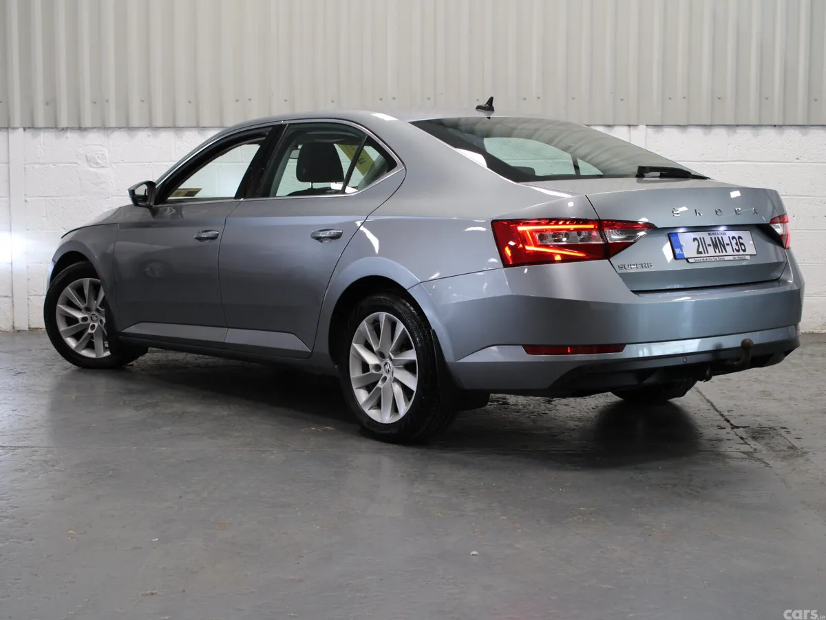 Skoda Superb Saloon, Diesel, 2021, Grey