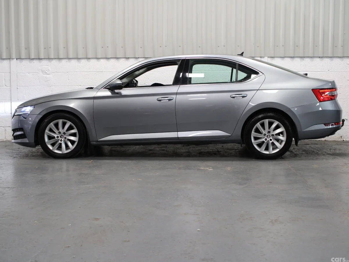 Skoda Superb Saloon, Diesel, 2021, Grey