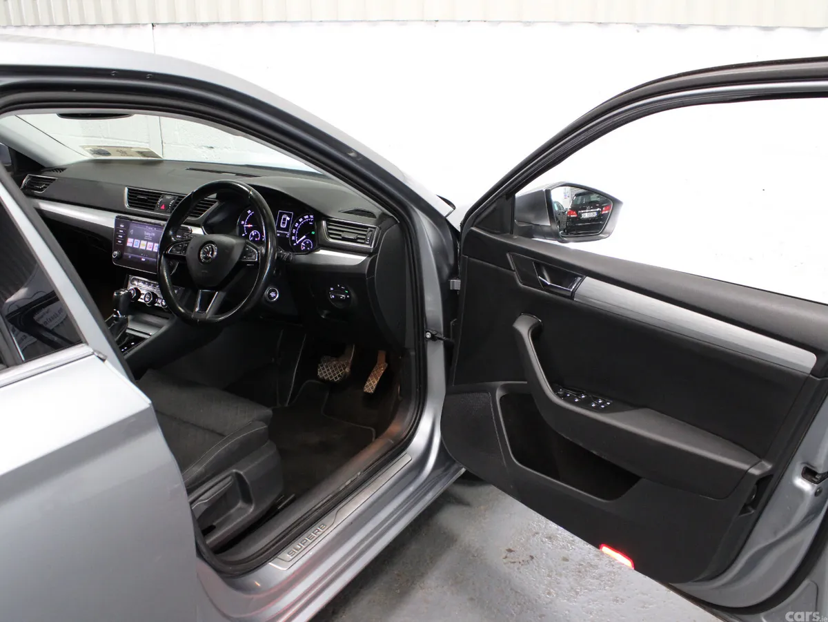Skoda Superb Saloon, Diesel, 2021, Grey