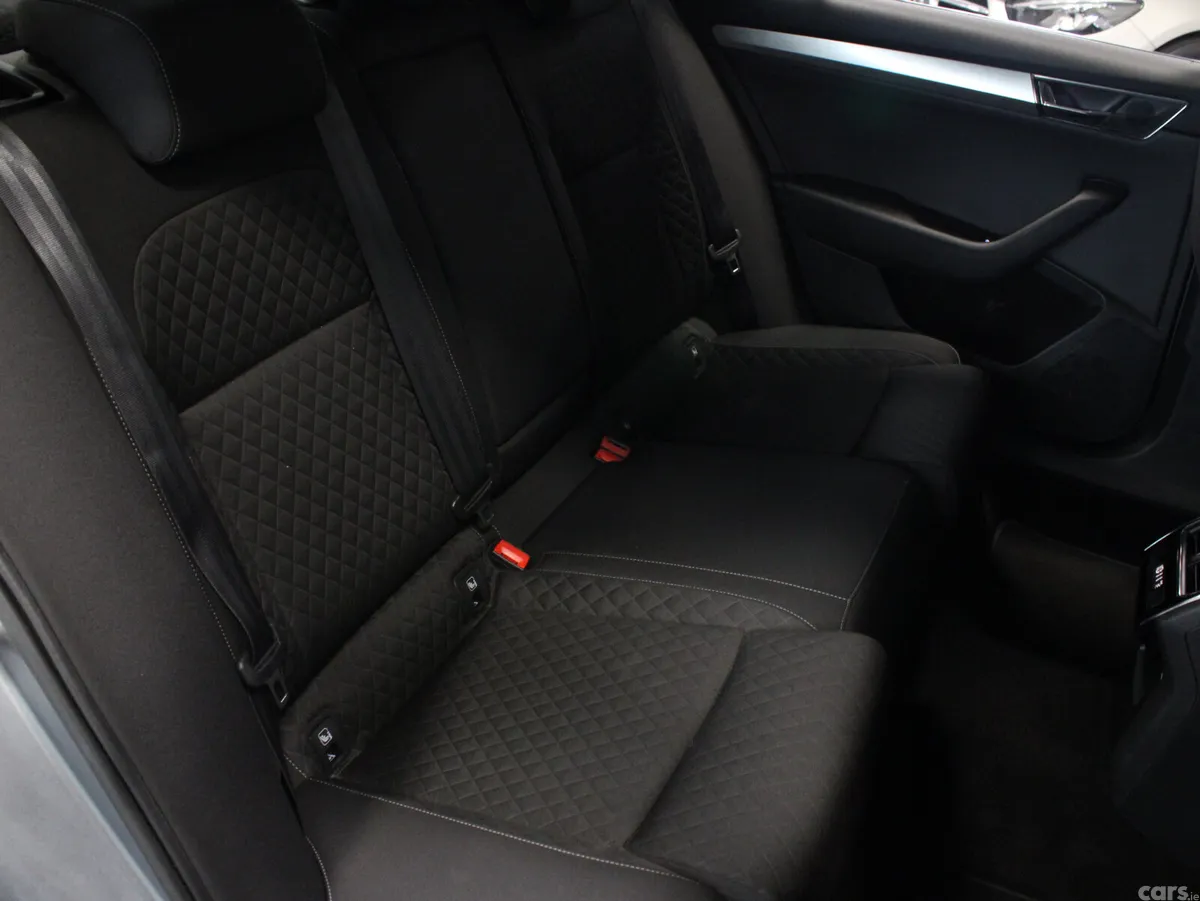 Skoda Superb Saloon, Diesel, 2021, Grey