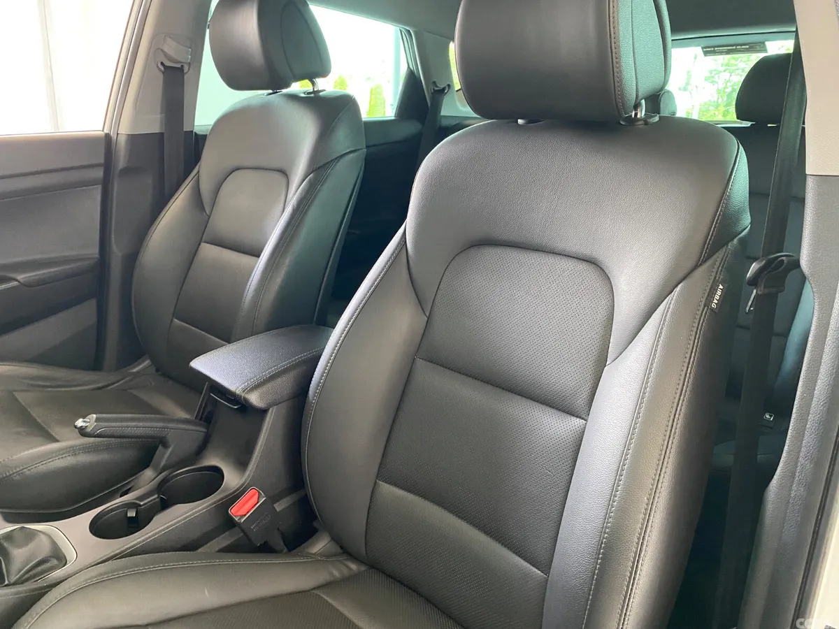 Hyundai Tucson SUV, Diesel, 2017, White