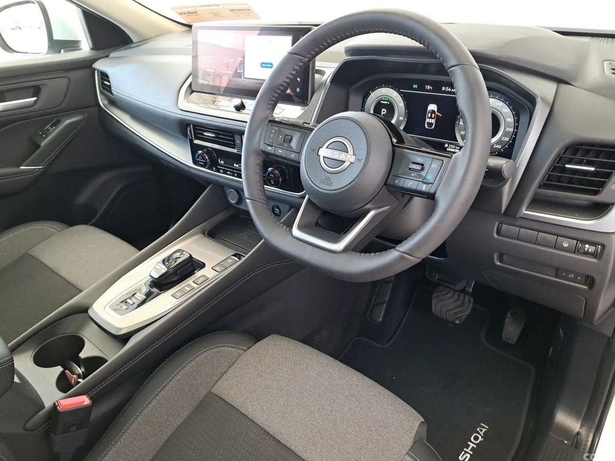 Nissan Qashqai SUV, Petrol Hybrid, 2026, White