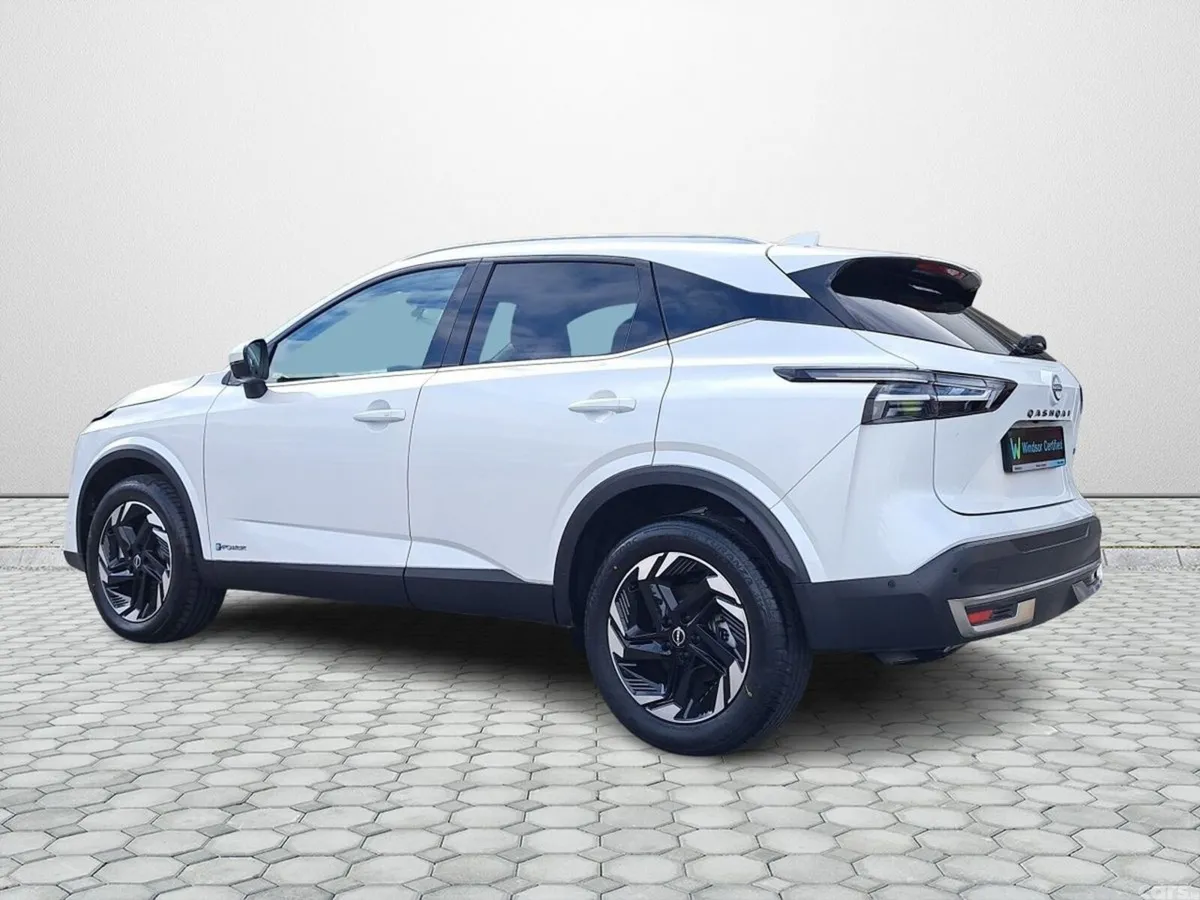 Nissan Qashqai SUV, Petrol Hybrid, 2026, White