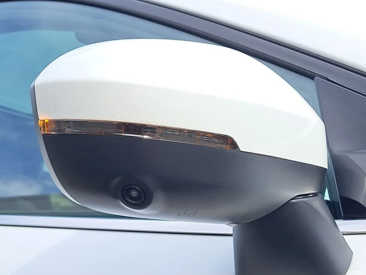 Nissan Qashqai SUV, Petrol Hybrid, 2026, White